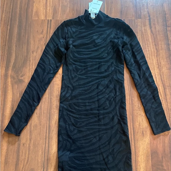 H&M Patterned Mesh Dress - Picture 1 of 2